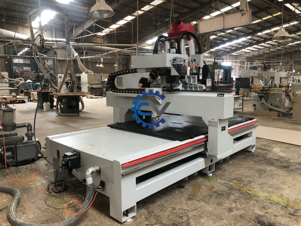MÁY CNC TRUNG TÂM 3D 5 TRỤC 1 BÀN THAY DAO TỰ ĐỘNG -ATC