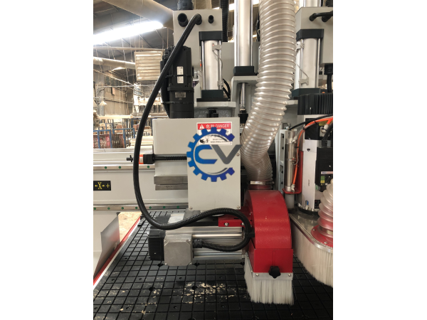 MÁY CNC TRUNG TÂM 3D 5 TRỤC 1 BÀN THAY DAO TỰ ĐỘNG -ATC